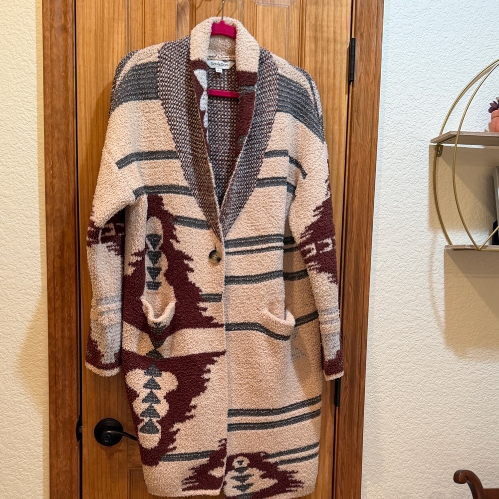 DAVI & DANI Beige and Brown Patterned Cardigan